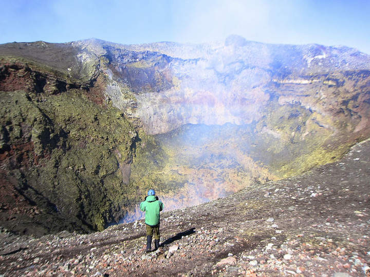 Prediciendo erupciones volcánicas Prediciendo erupciones volcánicas